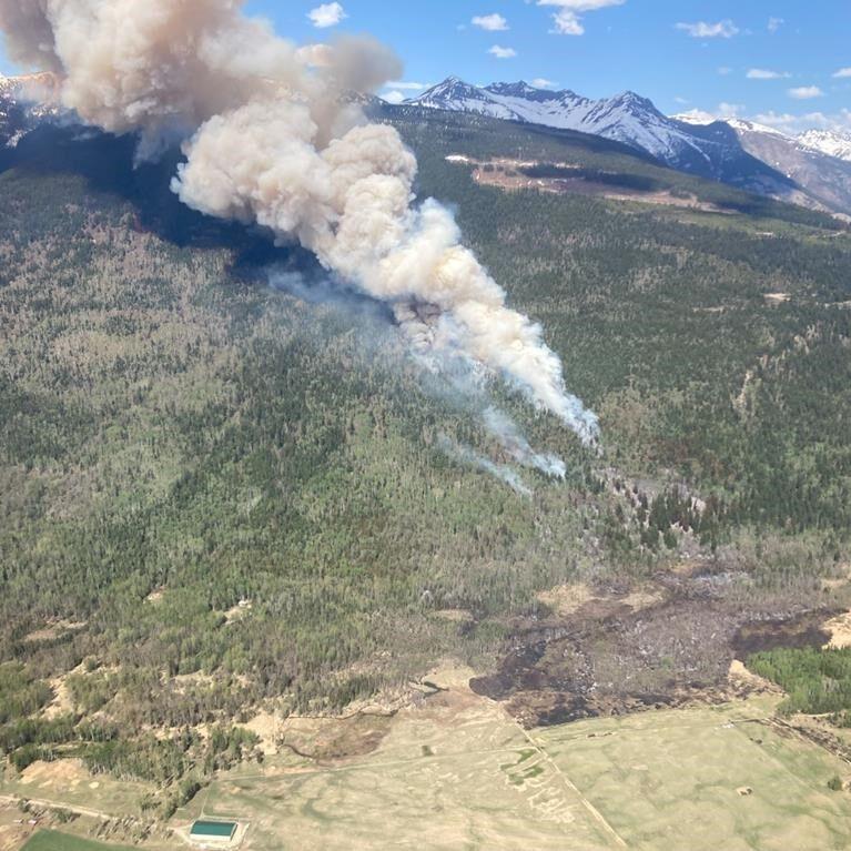 Fort St. John, B.C., tells all 21,000 residents to prepare to evacuate as fire nears